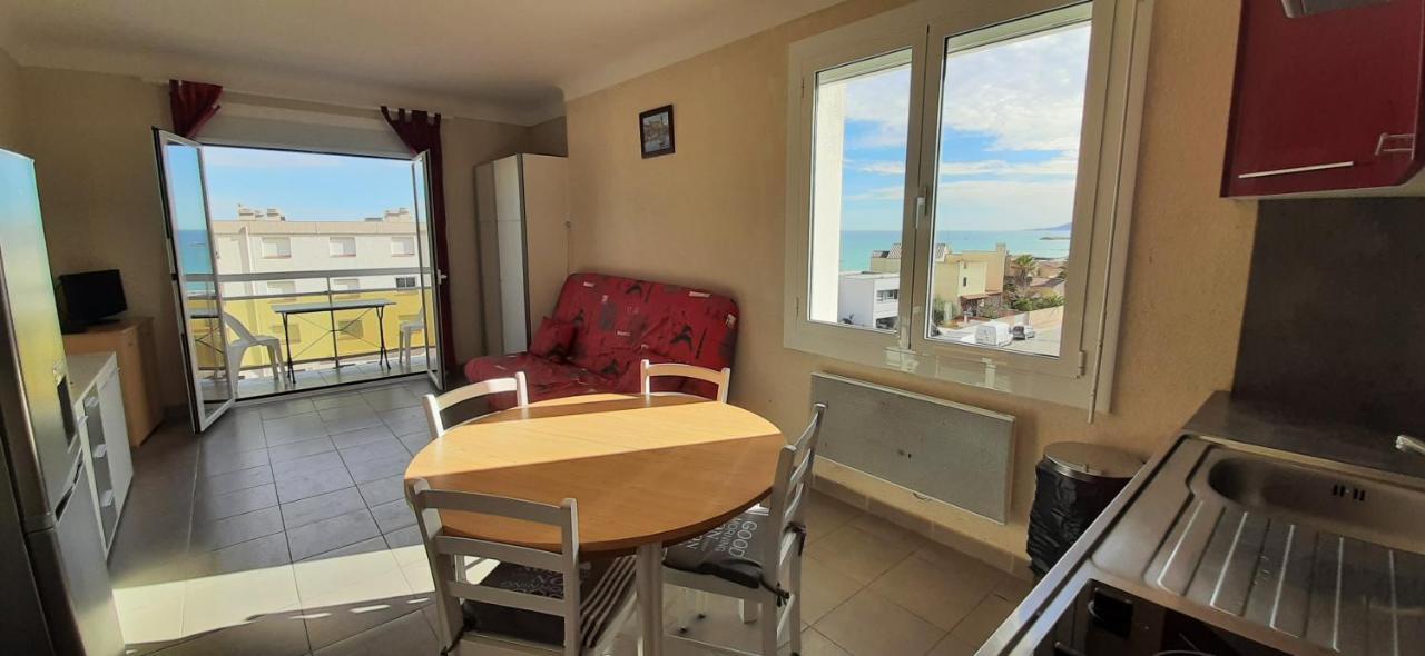 Le Miramar Appartement Face A La Mer - Balcon - Clim Сен-Киприен Екстериор снимка